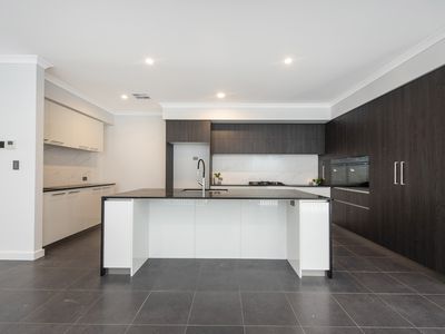 16 Mainmast Way, Port Kennedy