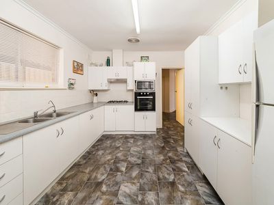 18 Parish Crescent, Murray Bridge
