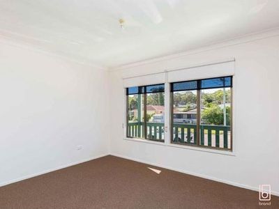 26 Campbell Parade, Mannering Park