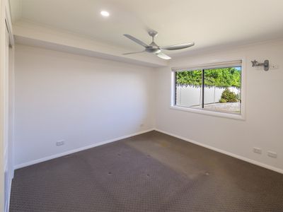5 Admiralty Drive, Safety Beach