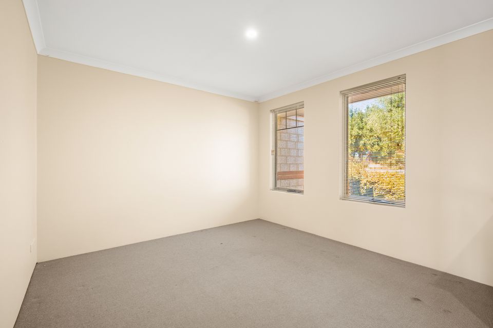 13 Valheru Avenue, Rockingham