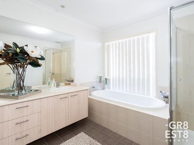 24 Von Nida Drive, Cranbourne North