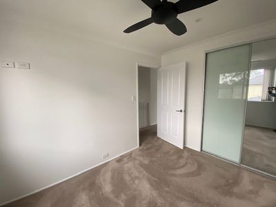 8 Cayley Place, Horningsea Park