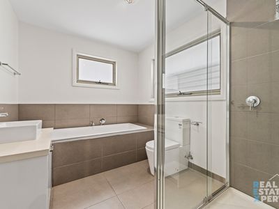 2 Sunshine Court, Hampton Park