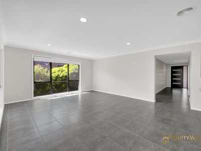 3 Orvalia Road, Manor Lakes