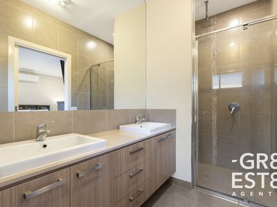 23 Nagle Crescent, Cranbourne West