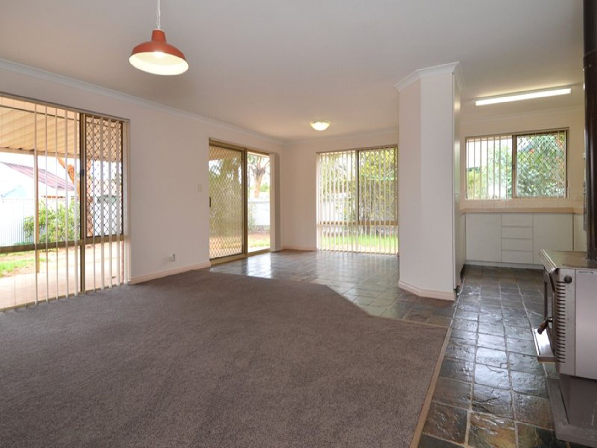 8A Siberia Close, Hannans