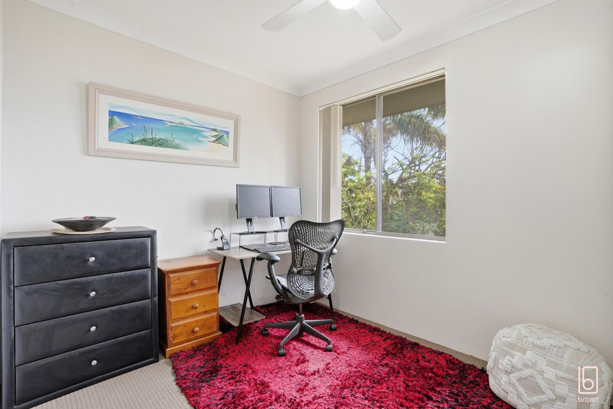 2 / 8-12 Ocean Parade, The Entrance