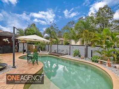 42 Glasshouse Cr, Forest Lake
