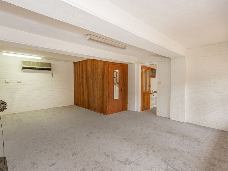 18 Henderson Street, Cowra