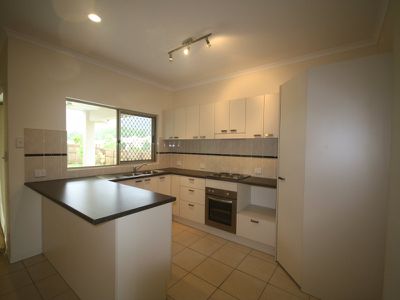 2 Timberlea Drive East, Bentley Park