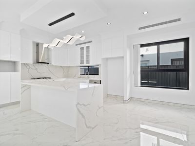 31 Fourteenth Avenue, Austral