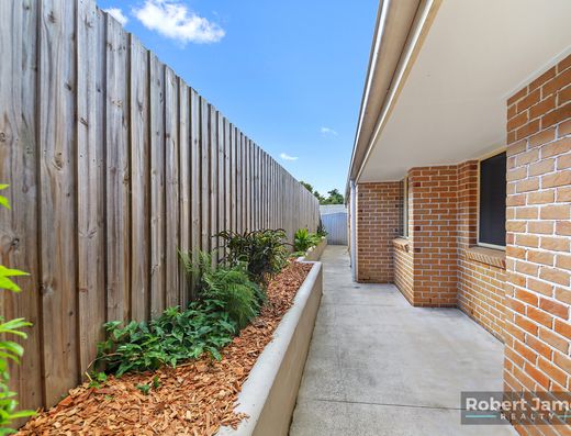 GENEROUS SIZE HOME - OPTIONS FOR DUAL LIVING image 21