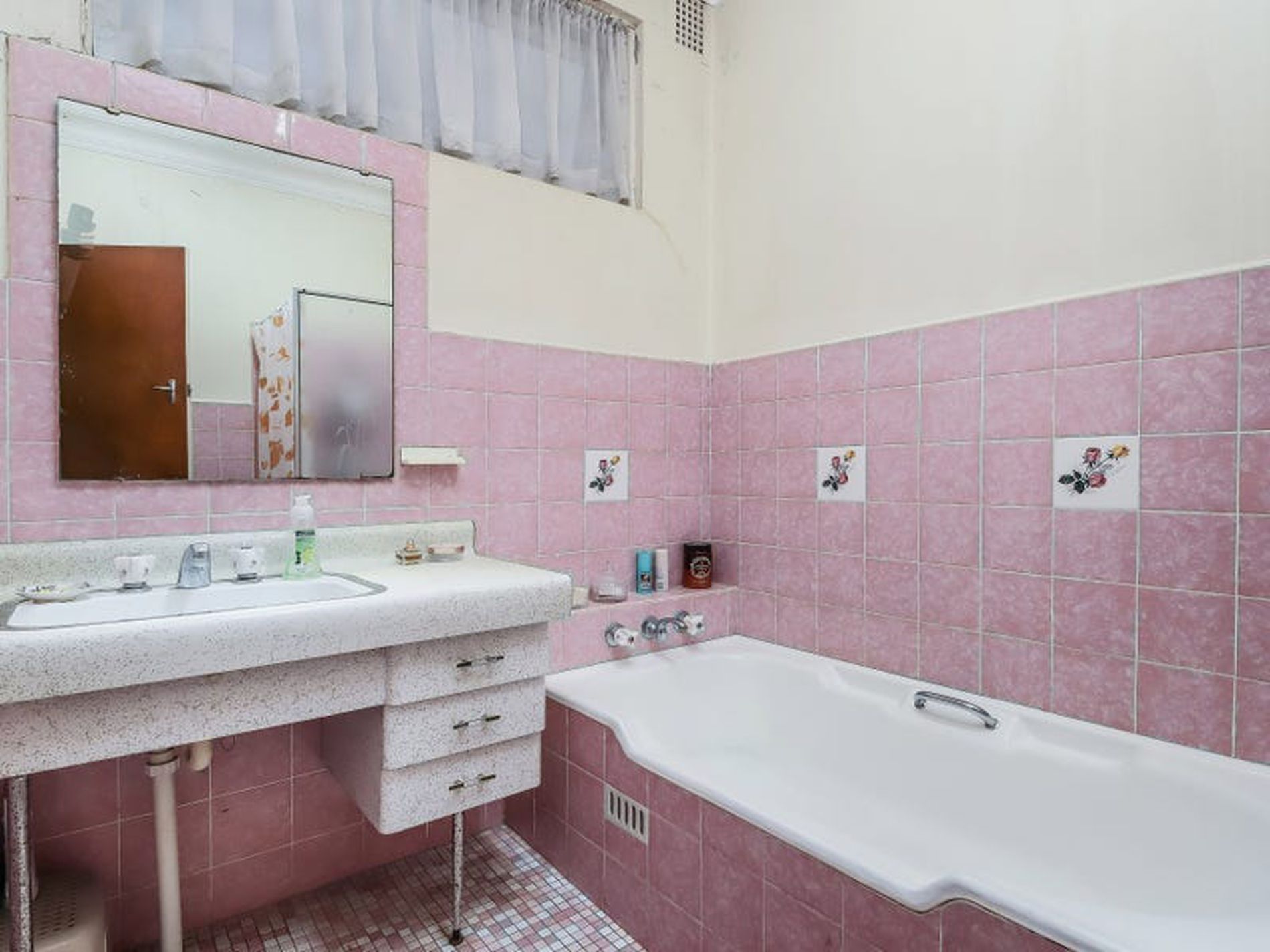 14 Mascot Drive, Eastlakes