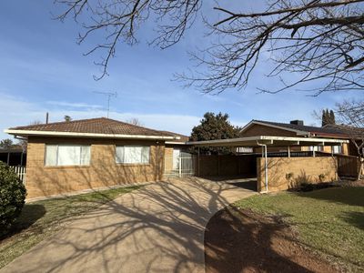 87 McNabb Crescent, Griffith