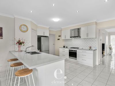 8 Split Court, Leopold