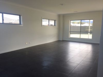 25 Brushgrove Circuit, Calderwood