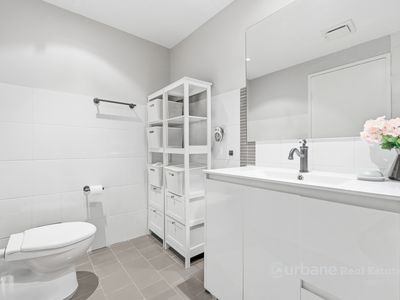 6 / 8 Northumberland Road, Auburn