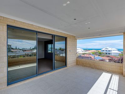 143 Lagoon Drive, Yanchep