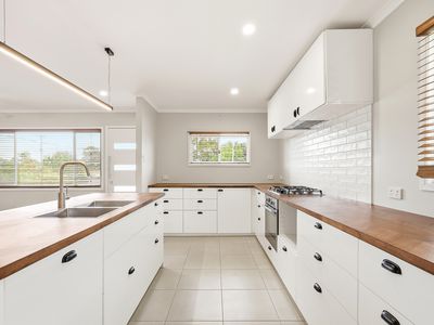 13 Cambridge Drive, Alexandra Hills