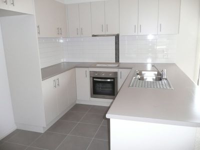 2 / 25 Deutgam Street, Werribee