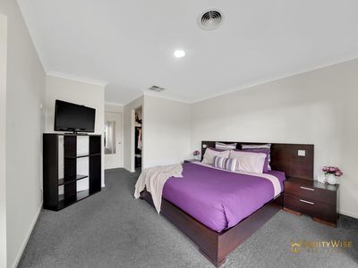174 Eureka Drive, Manor Lakes