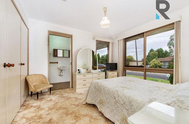 77 Langdon Crescent, Craigieburn
