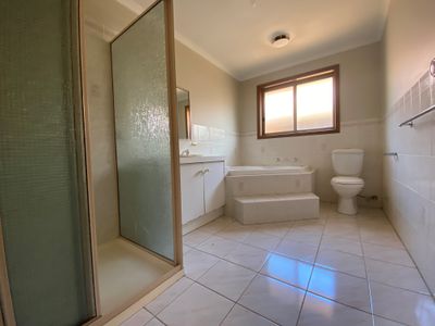 4 / 233 Princes Highway, Werribee