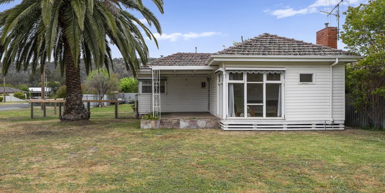 8 Holland Street, Euroa