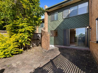 2 / 142 Carmody Road, St Lucia