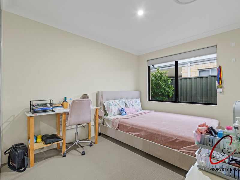 17 Lockwood Way, Aveley