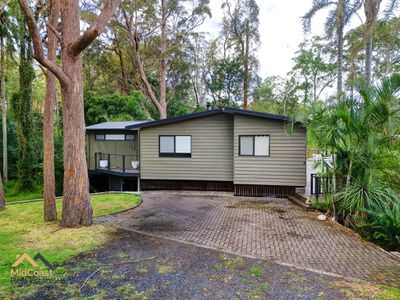 4 Valley Road, Smiths Lake