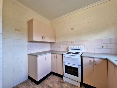4 Wisteria Street, Atherton