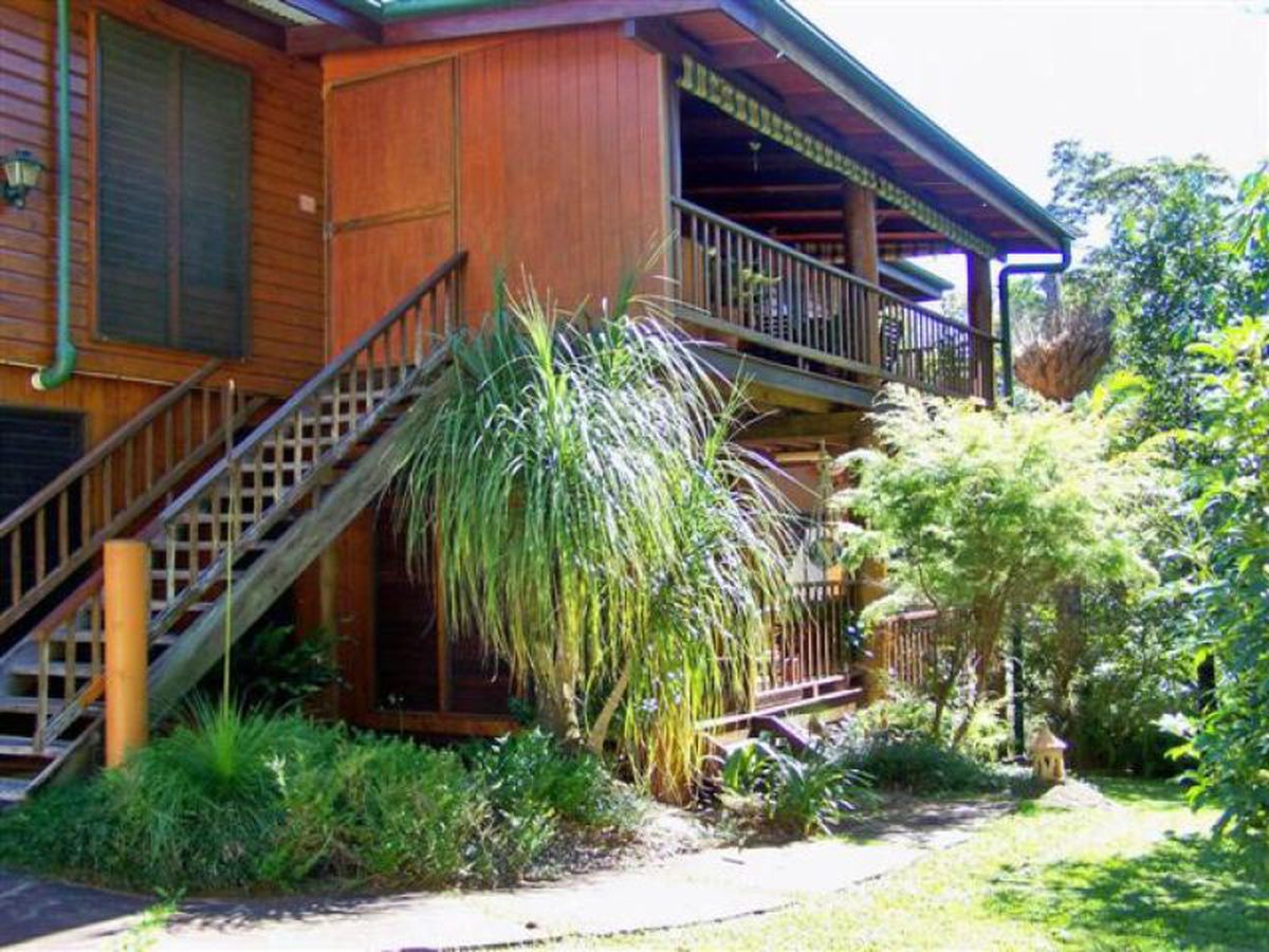 8 Vance Close, Yungaburra