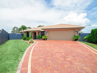 8 McIntyre Court, Urraween