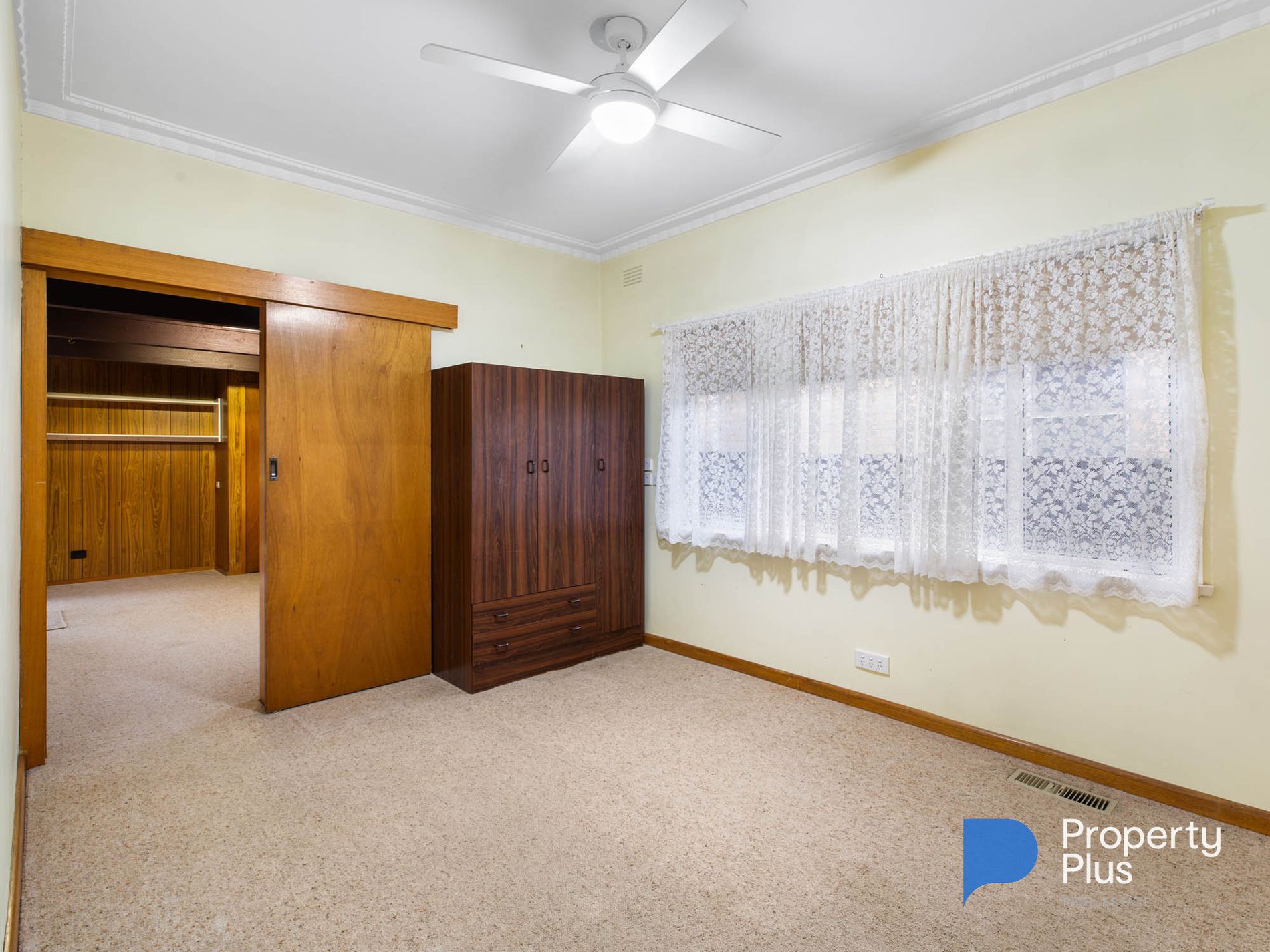 154 MacKenzie Street West, Golden Square