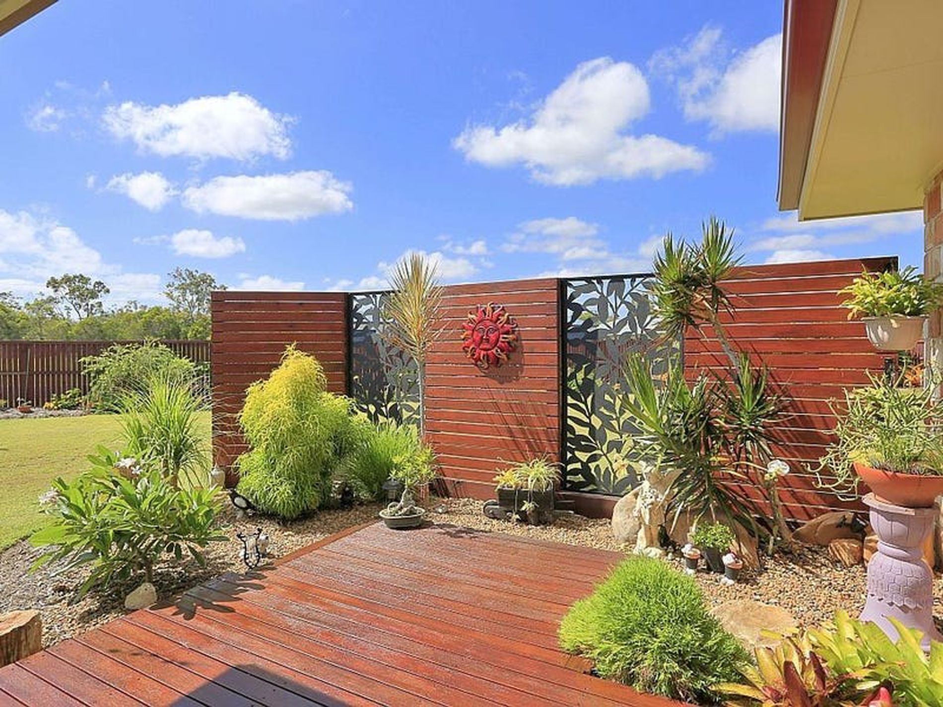 1 Sundew Ct, Woodgate