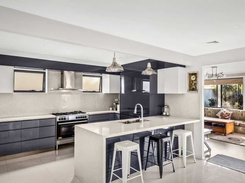 14 Laurina Way, Glenwood