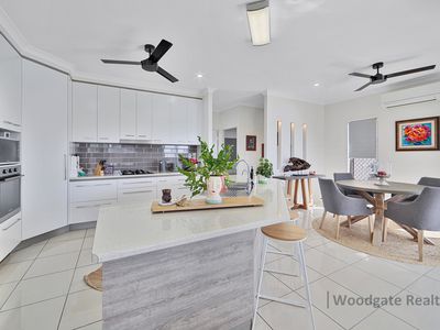 9 Sunset Avenue, Woodgate