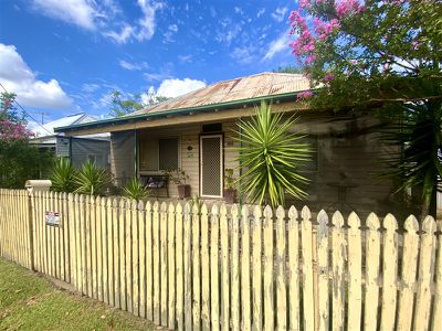 6 Battye Street, Forbes