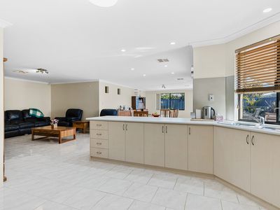 17 Whyalla Circle, Port Kennedy