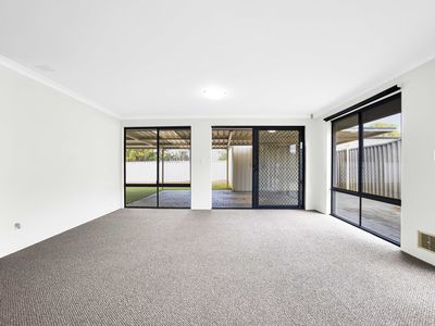 19 Witchetty Loop, Banksia Grove