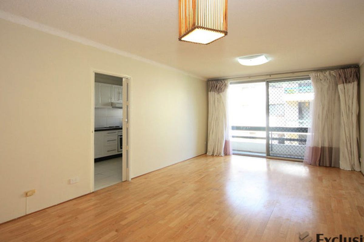 12 / 1 Corby Avenue, Concord