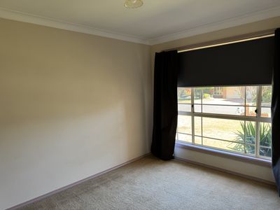 8 Ebelina Crescent, Parkes