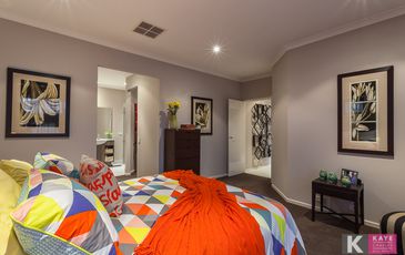 11 Huntingdale Street, Officer