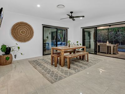 8 Peregrine Crescent, Coomera