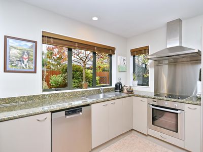 12 Belgrove Place, Parklands