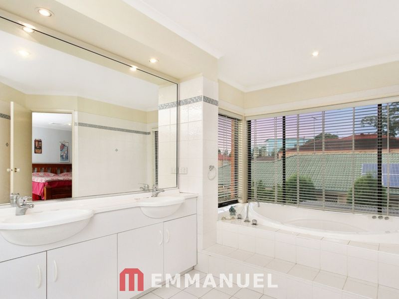 15 Charlie Yankos Street, Glenwood