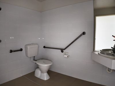 18 / 75 Waterway Drive, Coomera