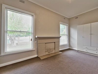 330 North Street, Albury